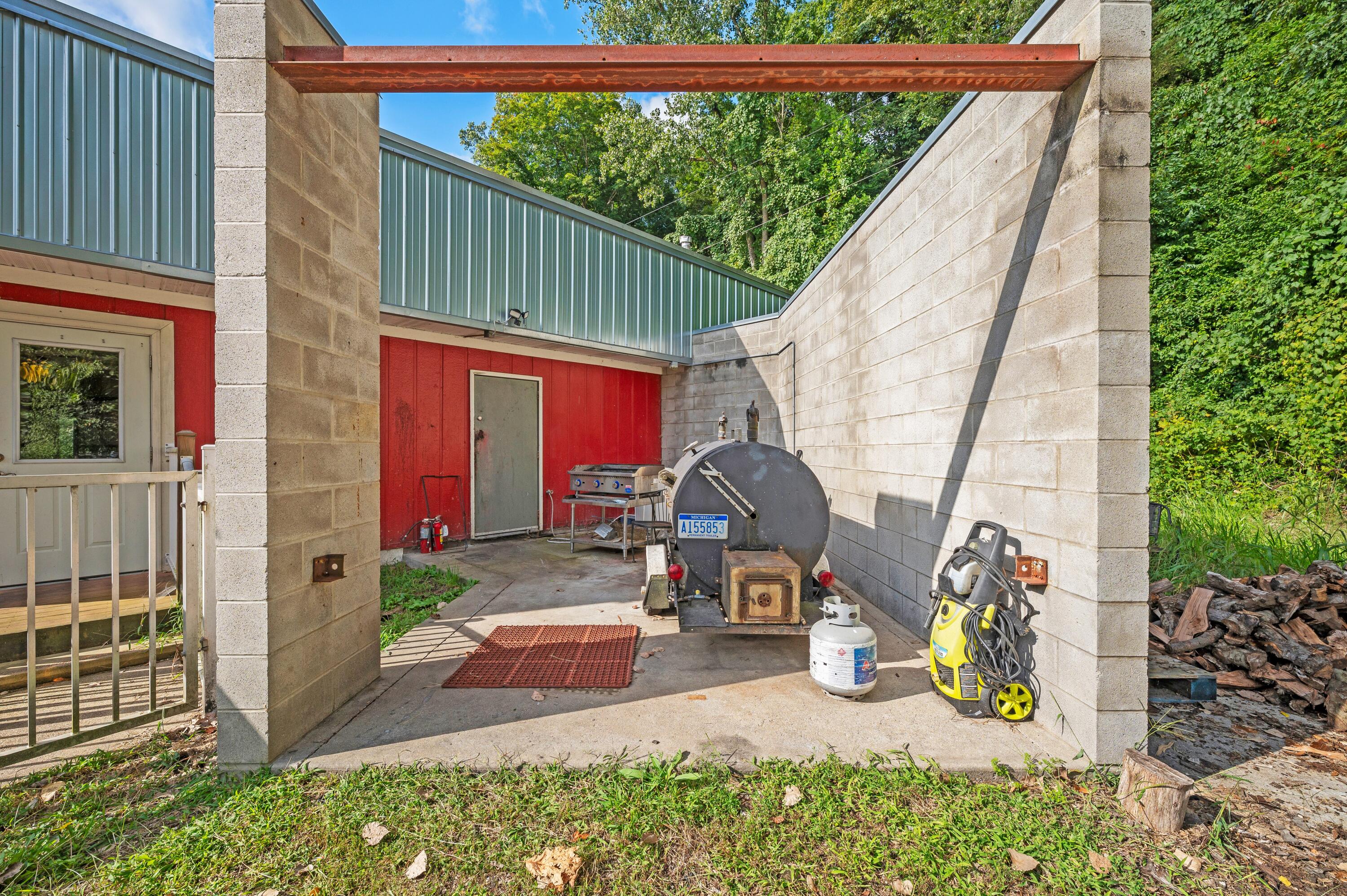 15212 N Red Bud Trail N Buchanan MI 49107