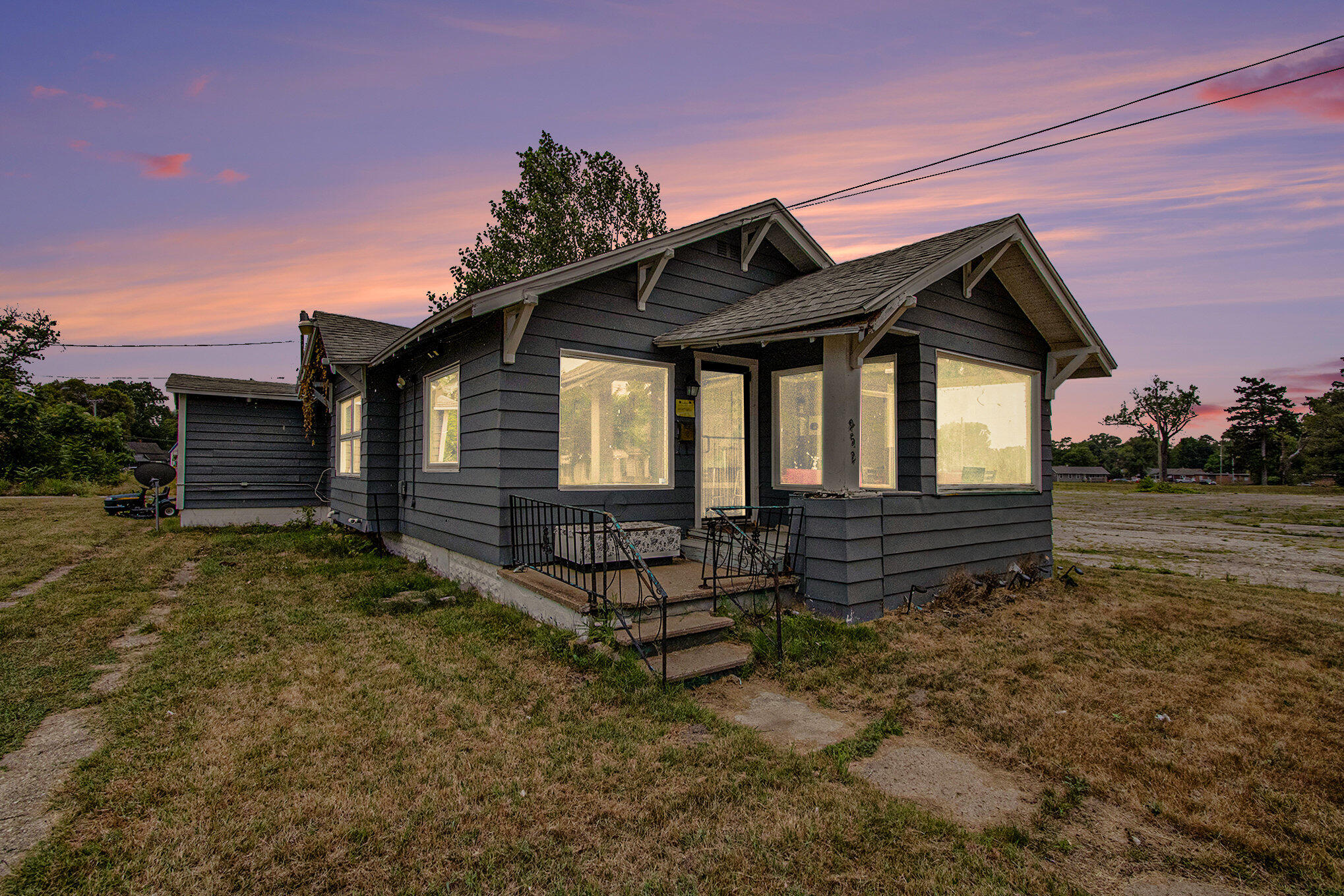 952 Pipestone Benton Harbor MI 49022