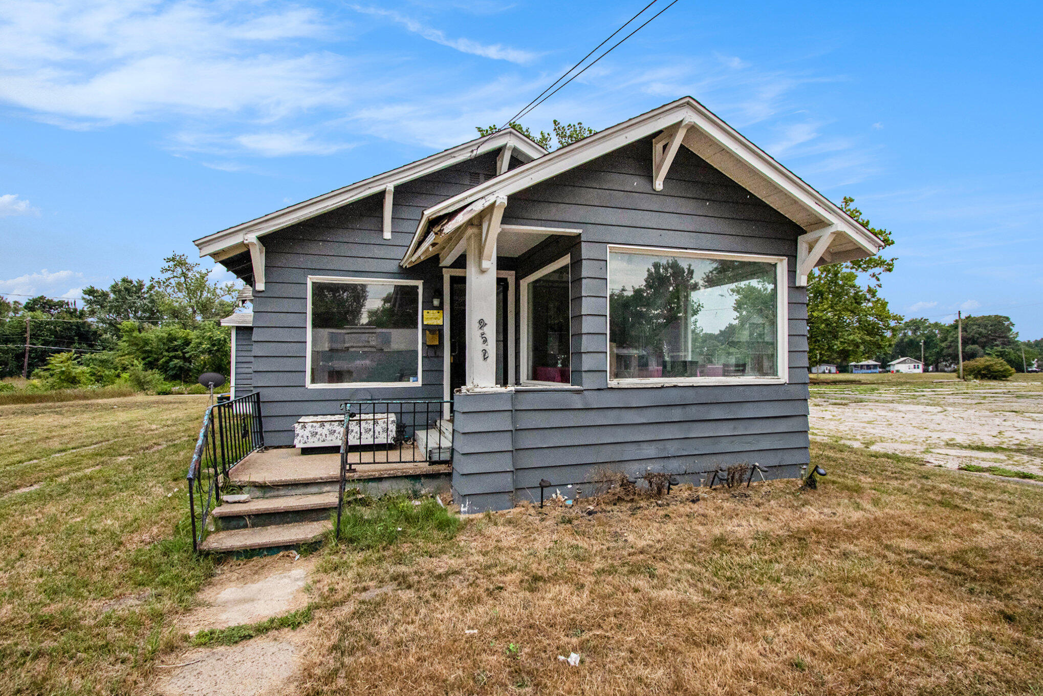952 Pipestone Benton Harbor MI 49022