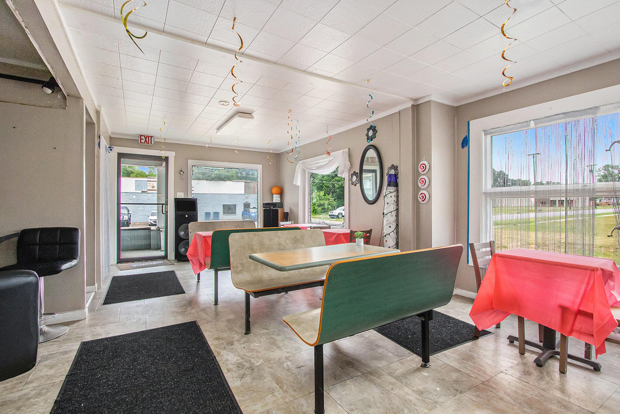 952 Pipestone Benton Harbor MI 49022