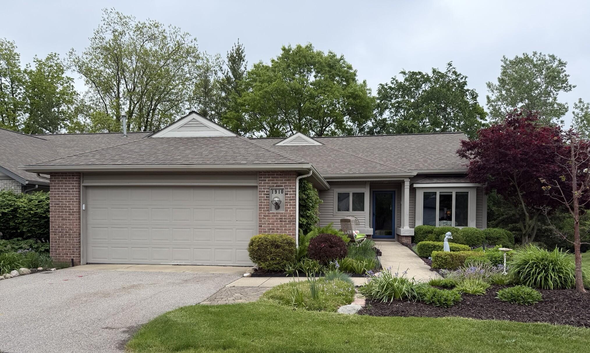 1910 Hidden Oak Court SE Grand Rapids MI 49546