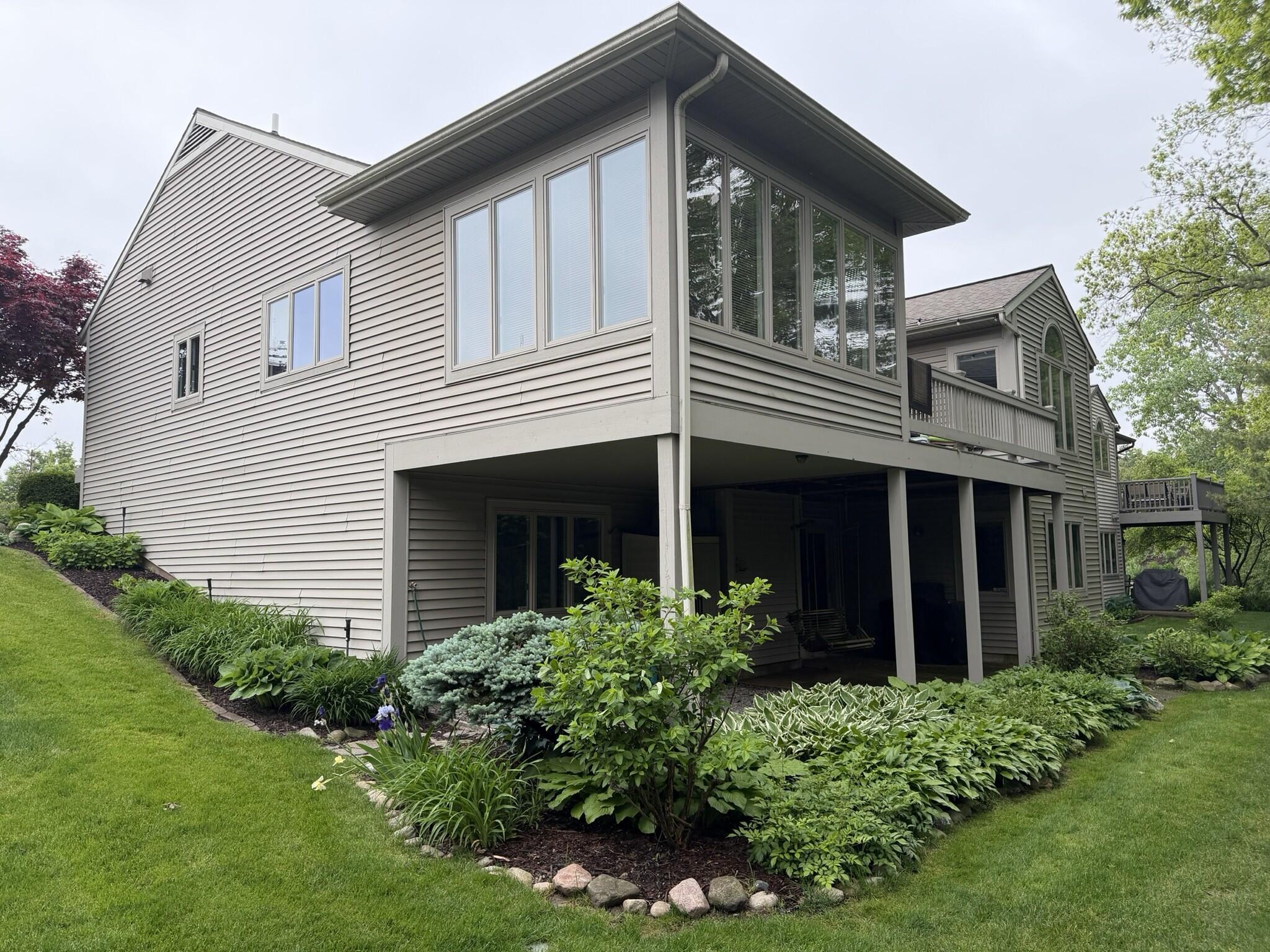 1910 Hidden Oak Court SE Grand Rapids MI 49546
