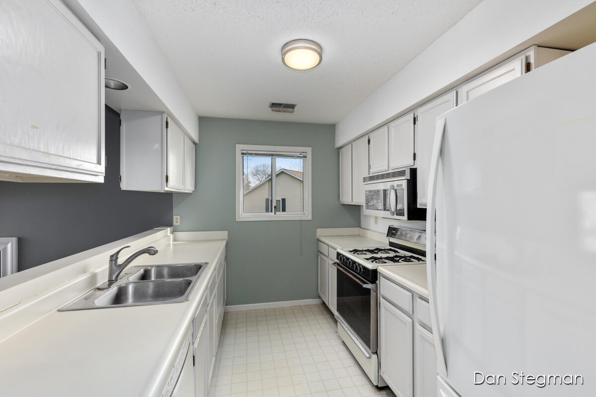 3116 Windcrest Court NE Grand Rapids MI 49525
