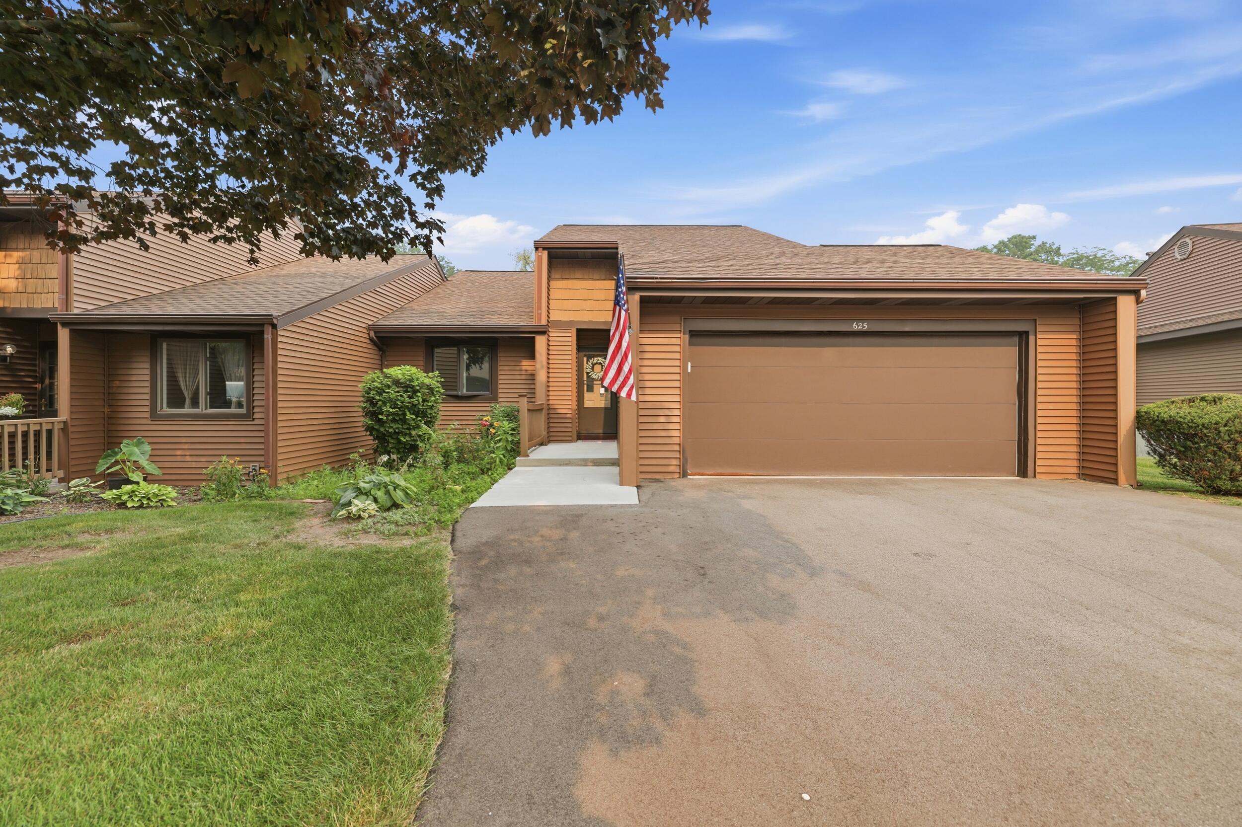 625 Maple Creek Drive Holland MI 49423