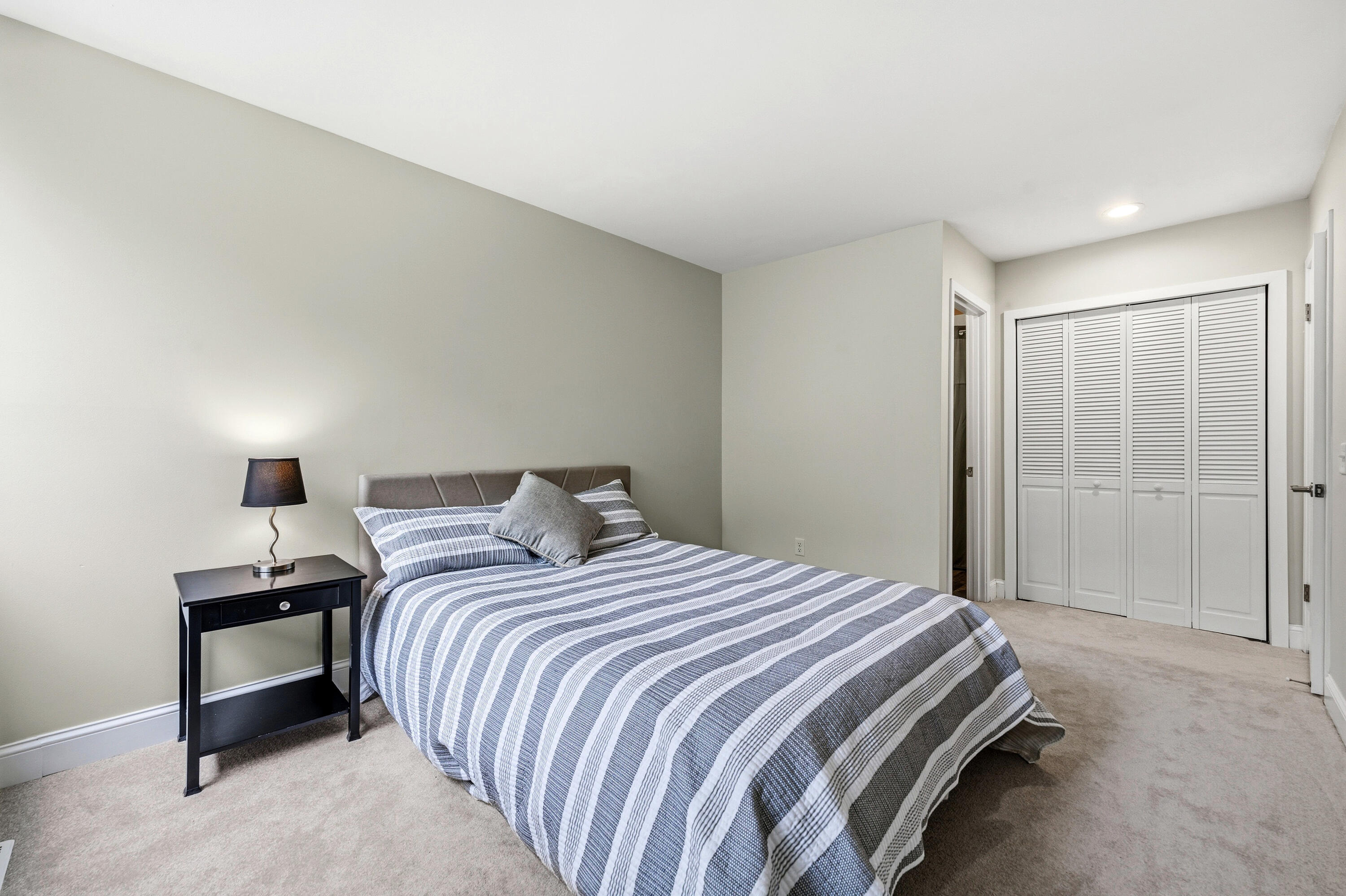 245 Ballantrae Court Kalamazoo MI 49006