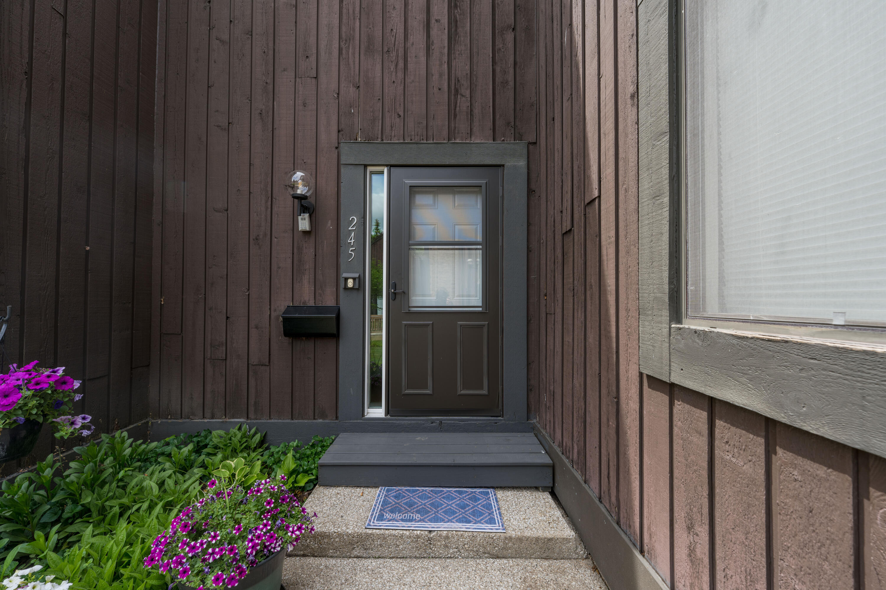 245 Ballantrae Court Kalamazoo MI 49006
