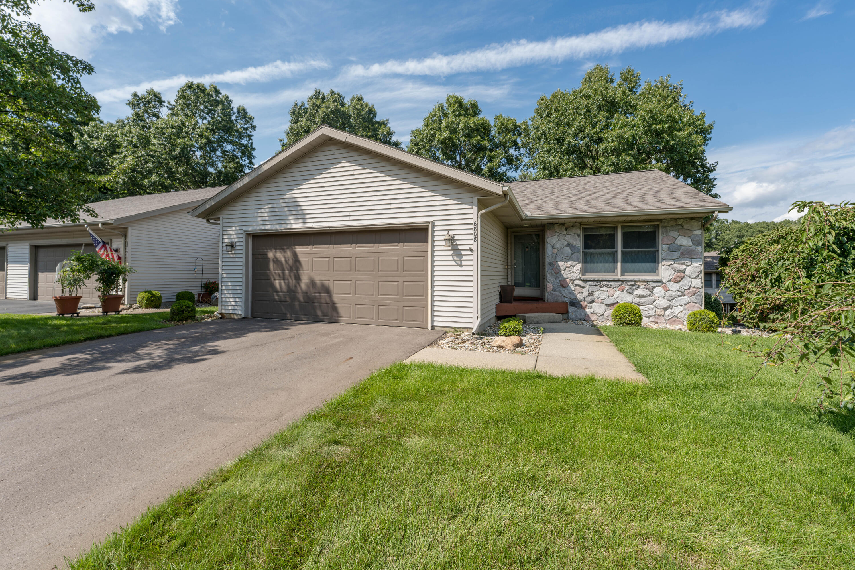 6808 Birdsong Avenue Kalamazoo MI 49009