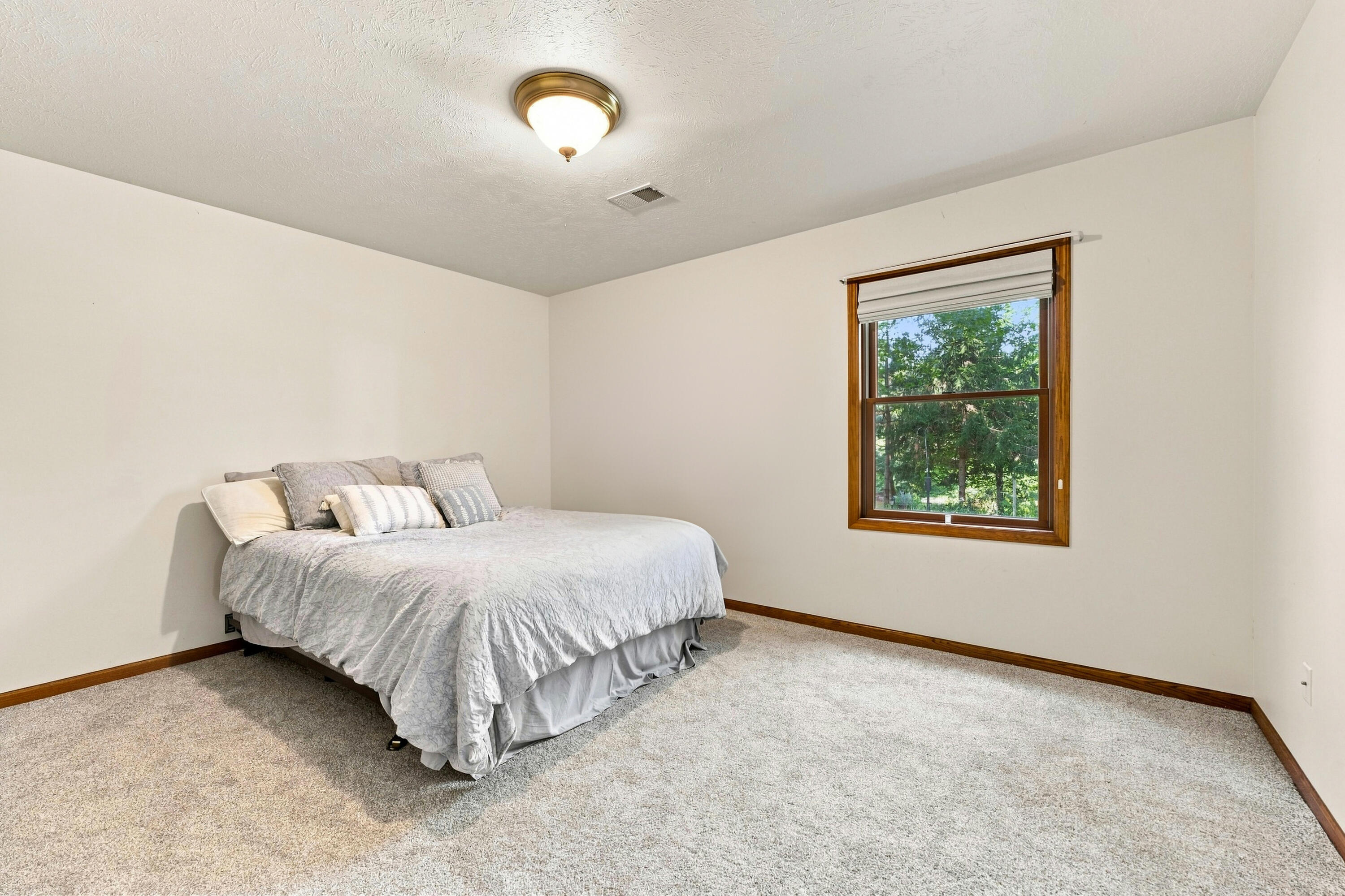 6808 Birdsong Avenue Kalamazoo MI 49009