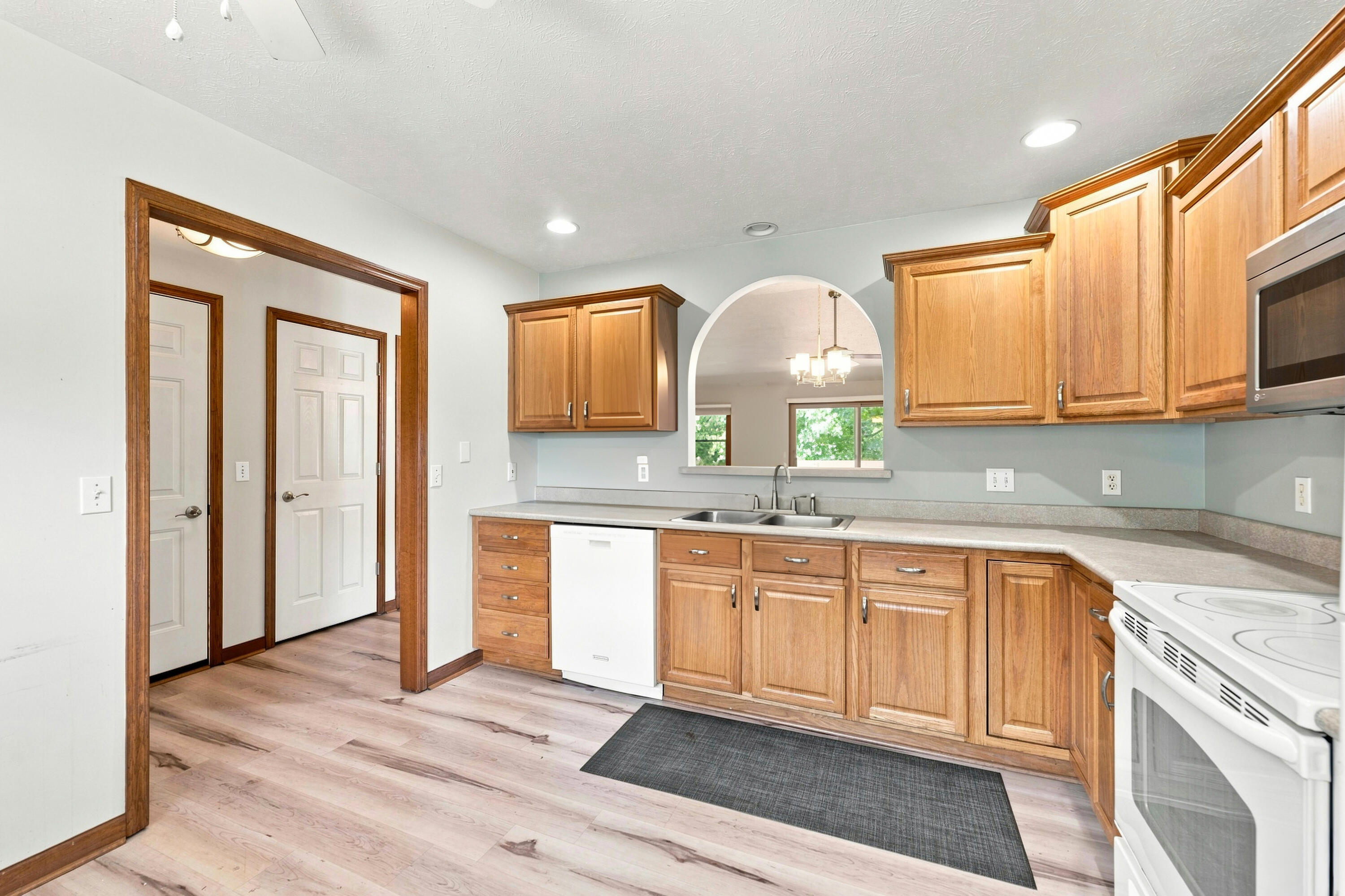 6808 Birdsong Avenue Kalamazoo MI 49009