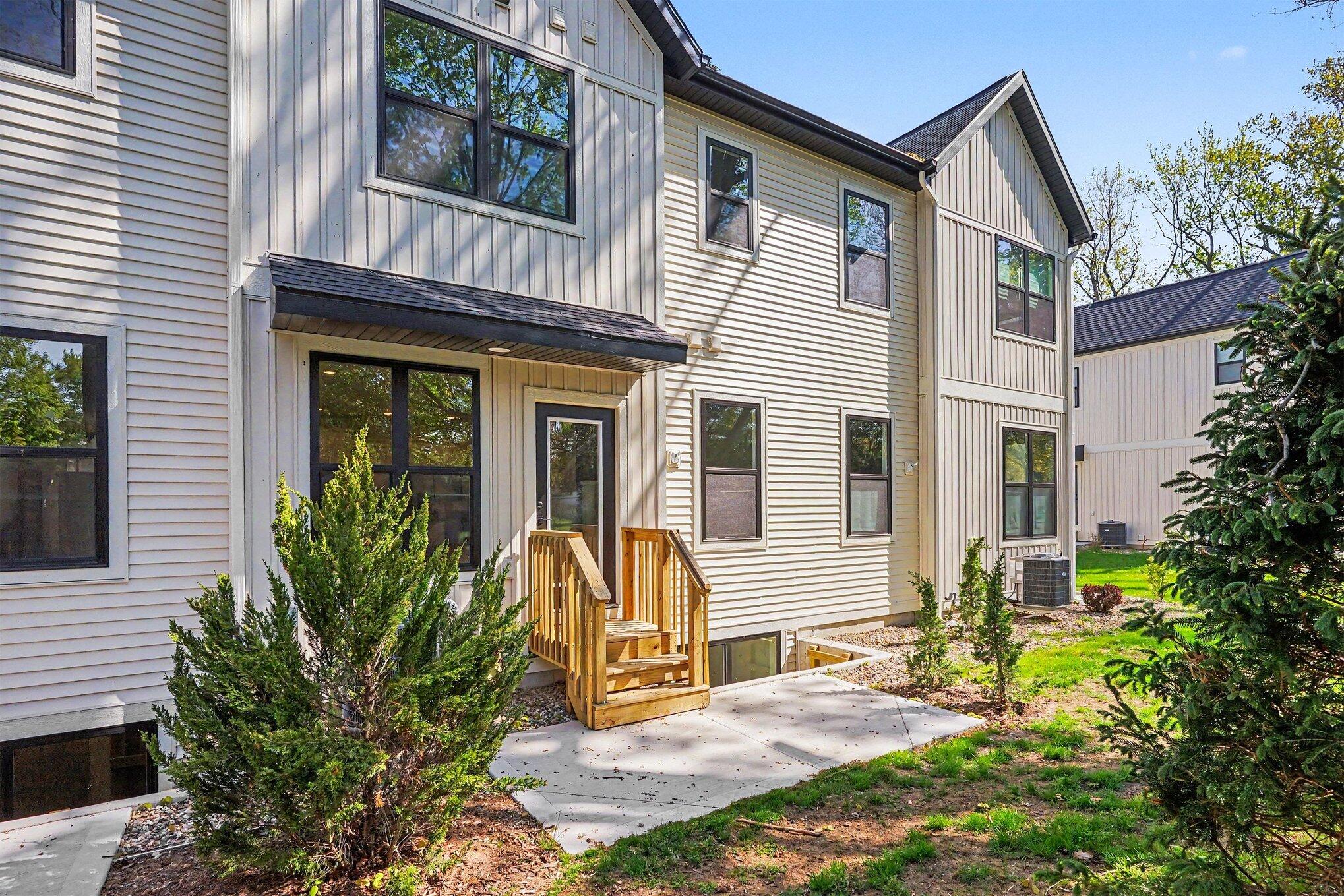 1978 S Shorewood Lane Holland MI 49423