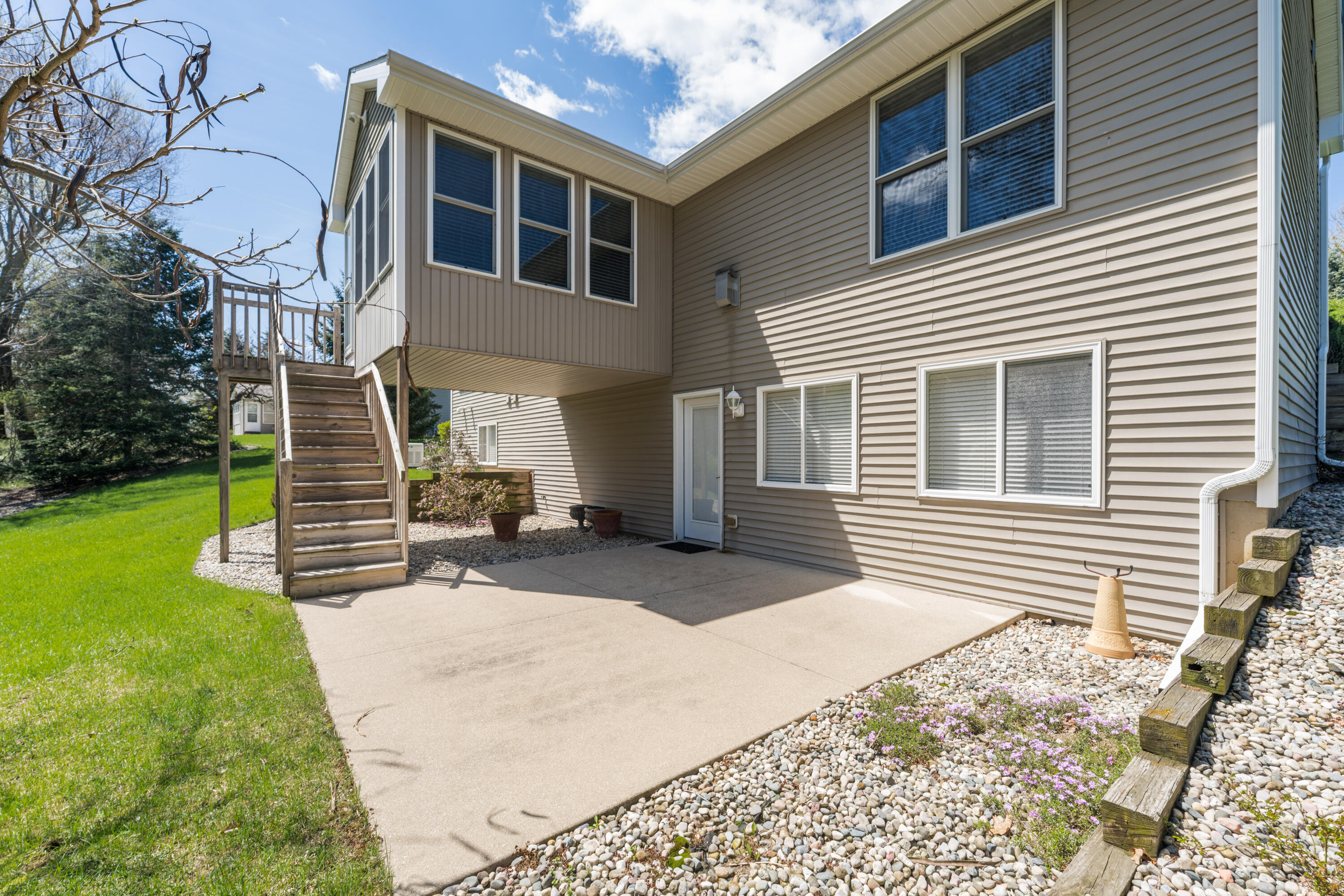 9847 Fort Myers Parkway Portage MI 49002