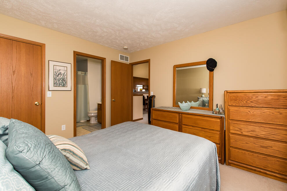 6083 Fairgrove Street Kalamazoo MI 49009