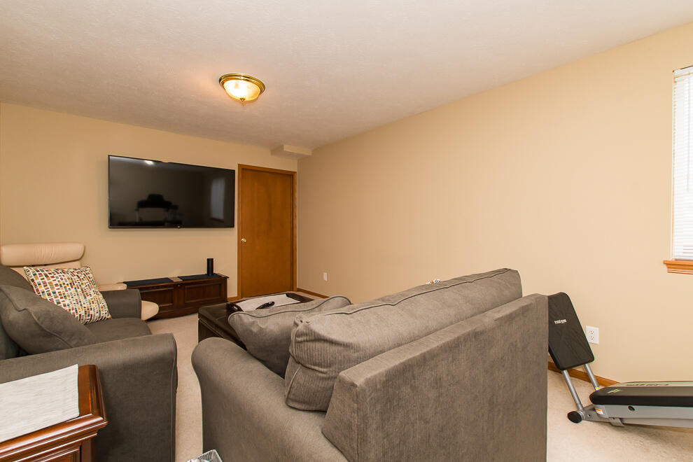 6083 Fairgrove Street Kalamazoo MI 49009