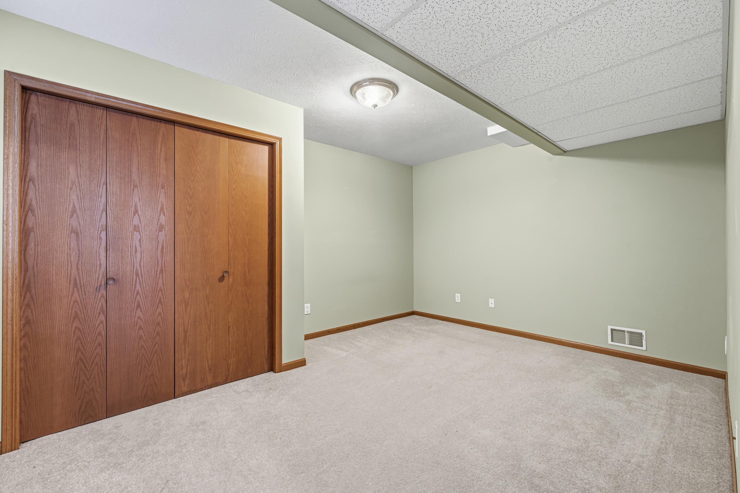 6083 Fairgrove Street Kalamazoo MI 49009