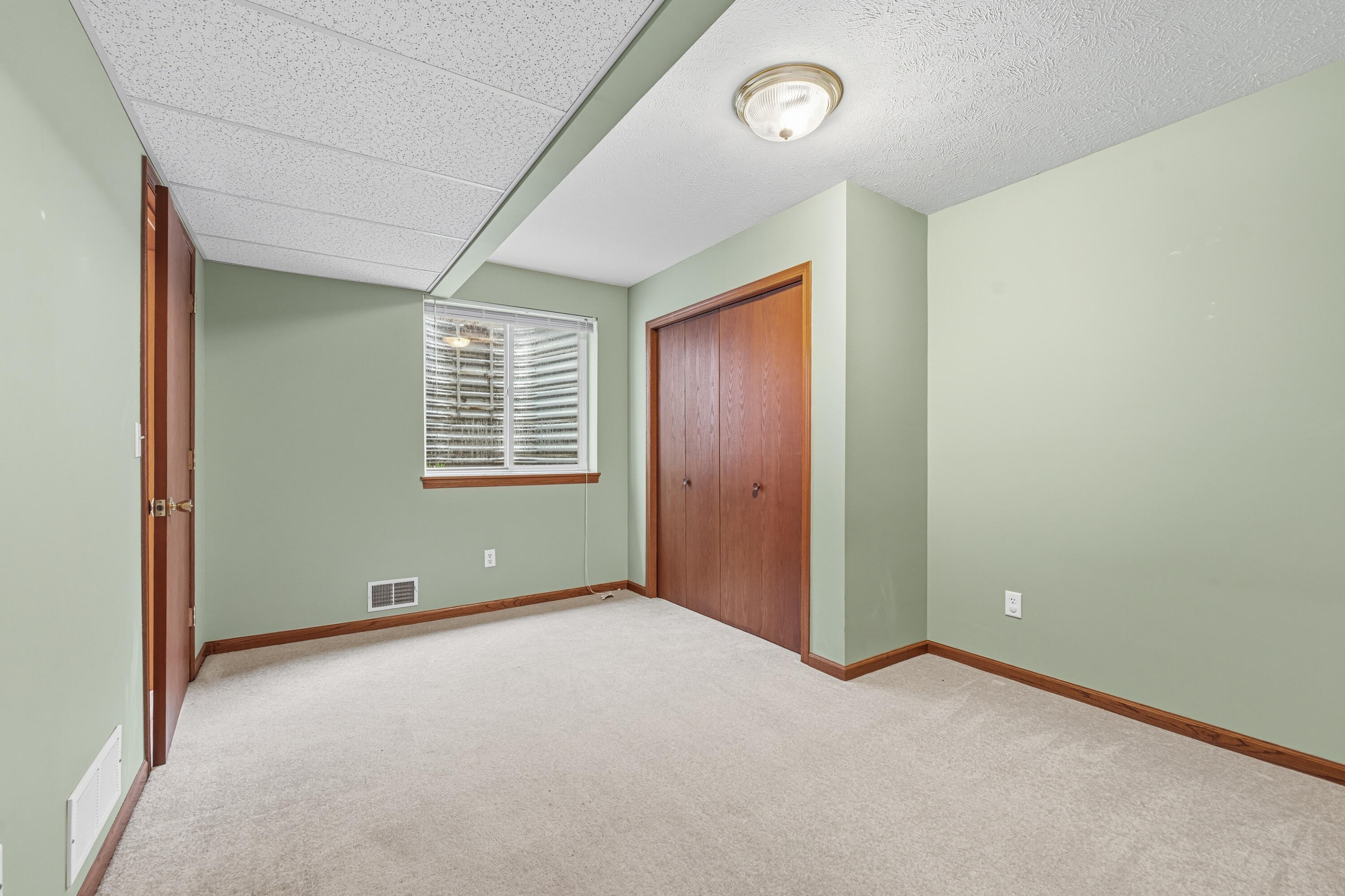 6083 Fairgrove Street Kalamazoo MI 49009