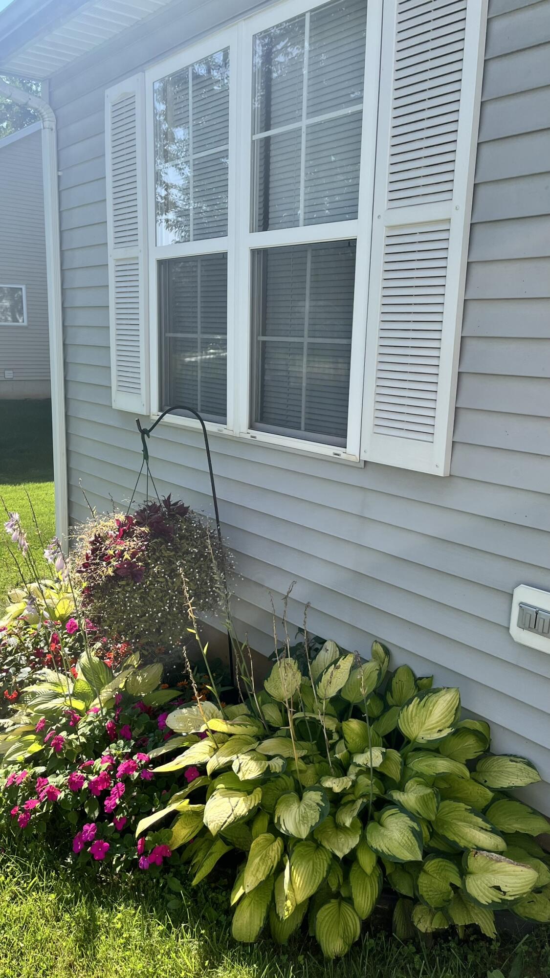 6083 Fairgrove Street Kalamazoo MI 49009