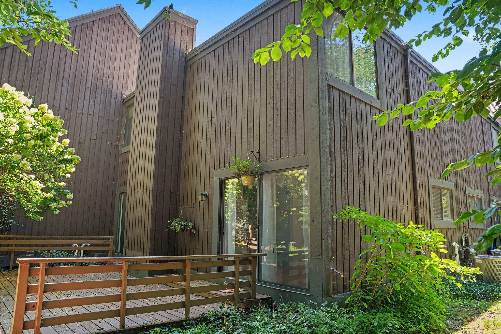 235 Durness Court Kalamazoo MI 49006