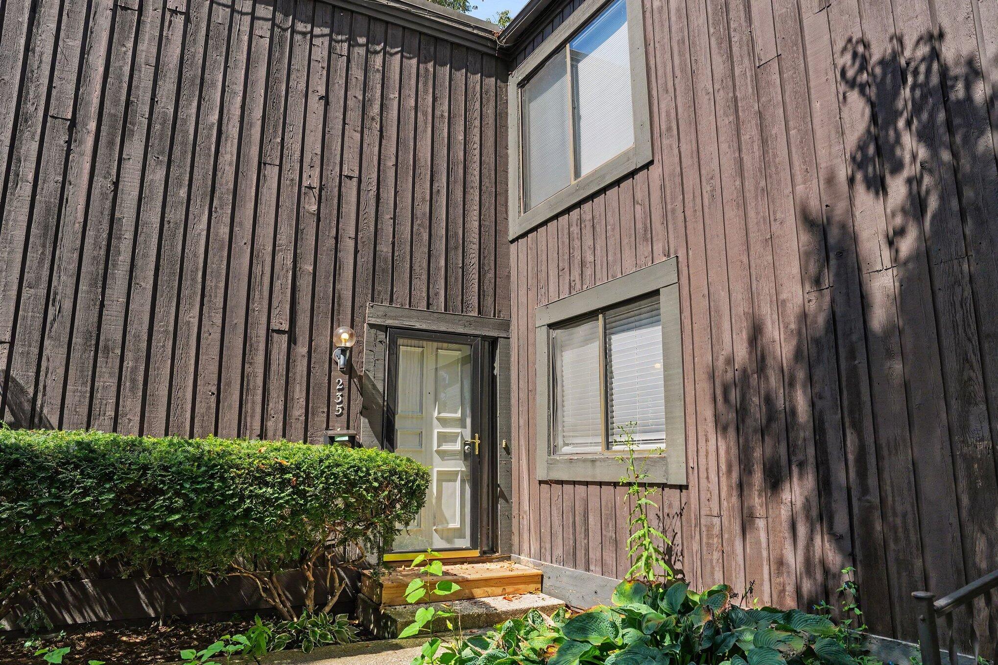 235 Durness Court Kalamazoo MI 49006