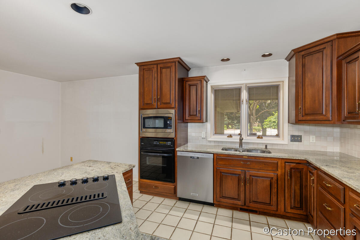 3482 Charlevoix Drive SE Grand Rapids MI 49546