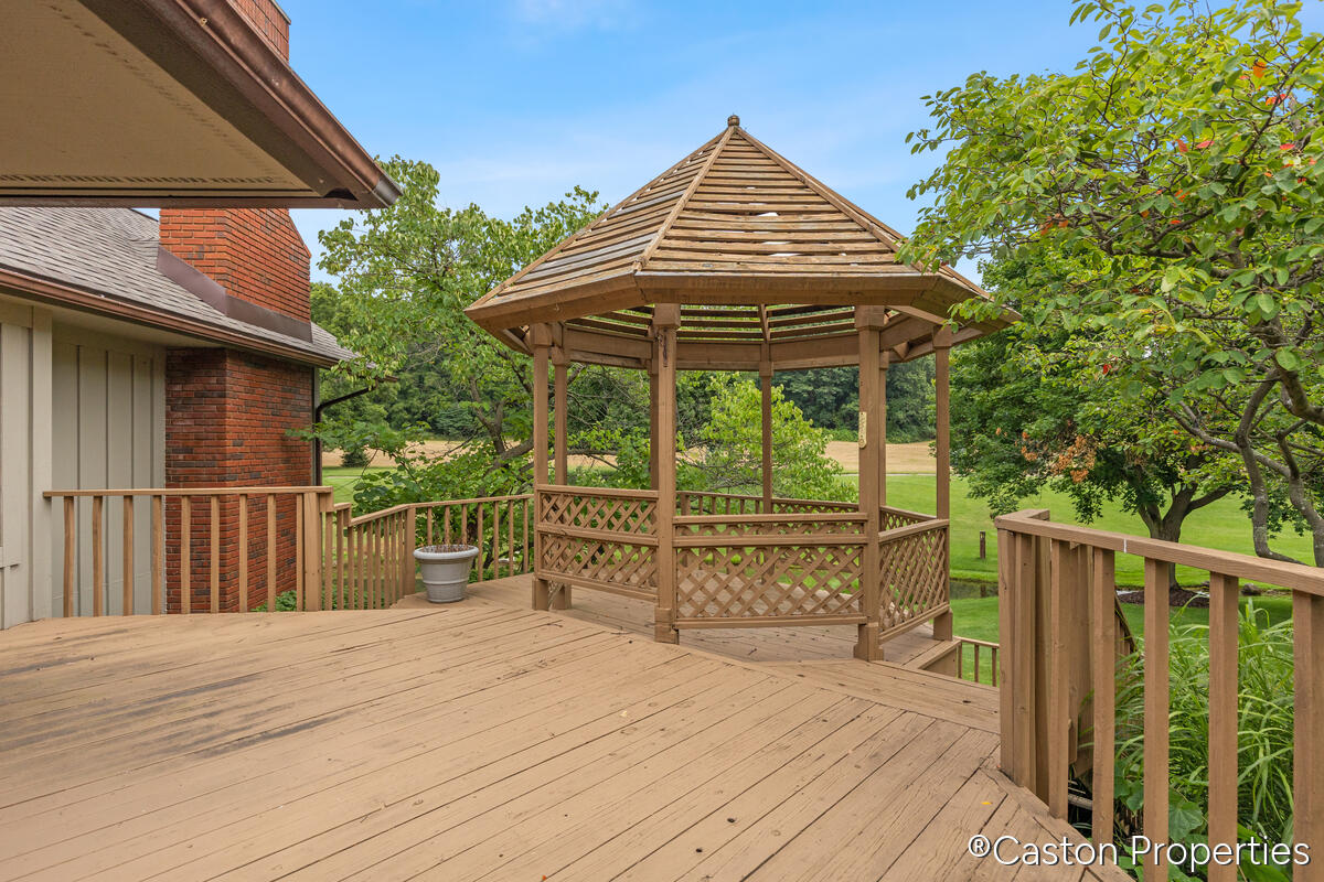 3482 Charlevoix Drive SE Grand Rapids MI 49546