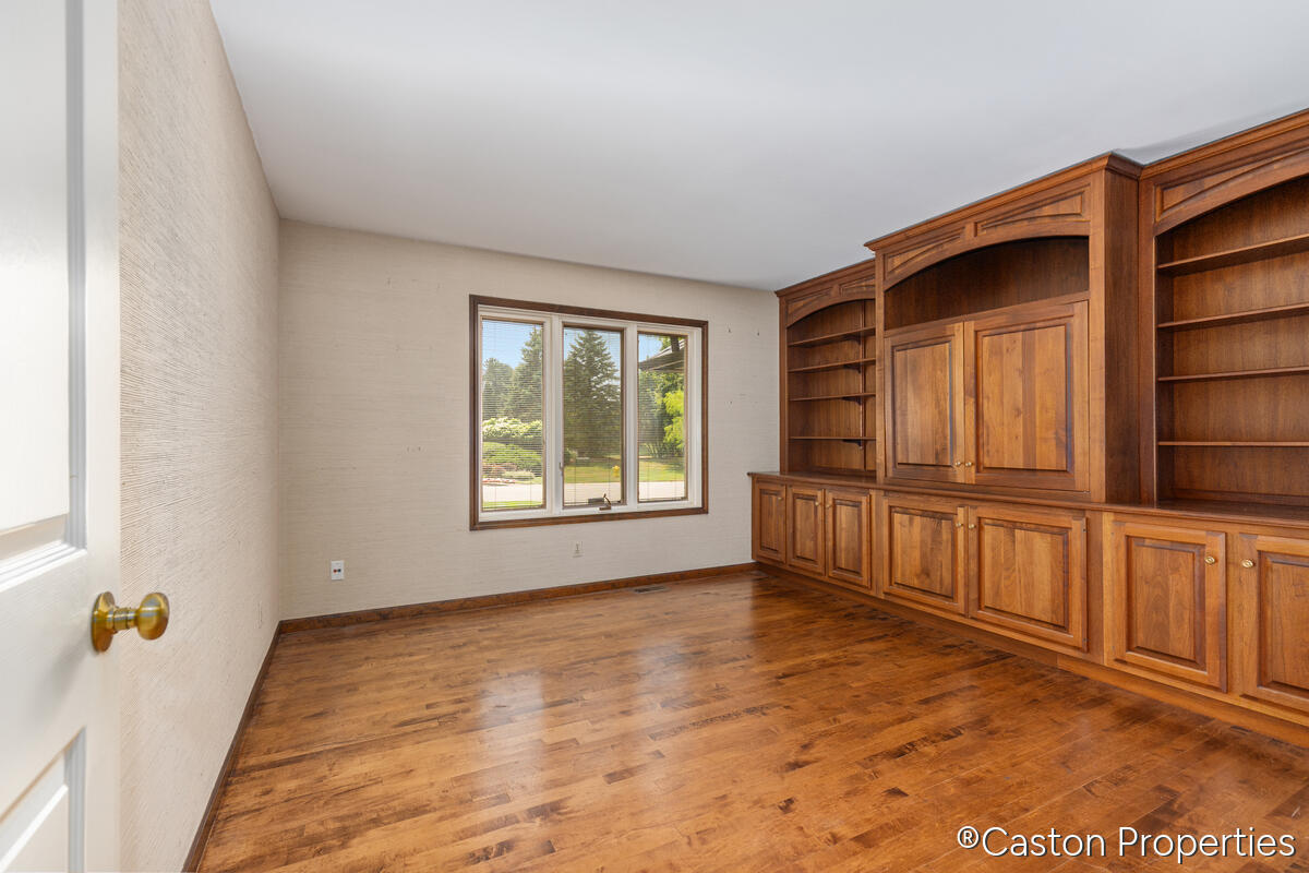 3482 Charlevoix Drive SE Grand Rapids MI 49546