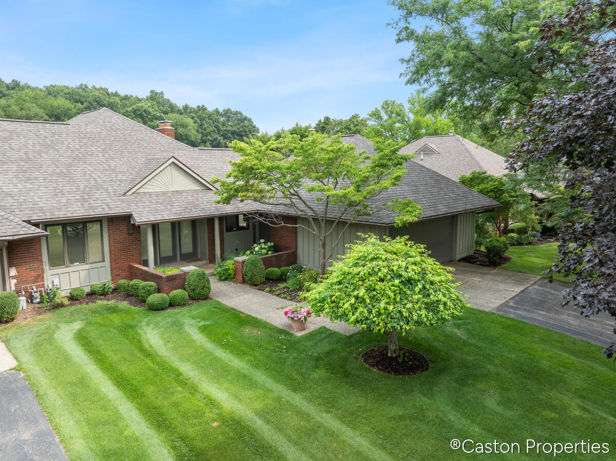 3482 Charlevoix Drive SE Grand Rapids MI 49546