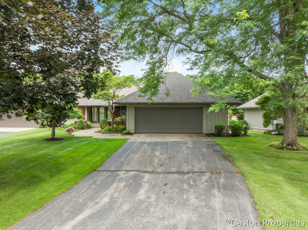 3482 Charlevoix Drive SE Grand Rapids MI 49546