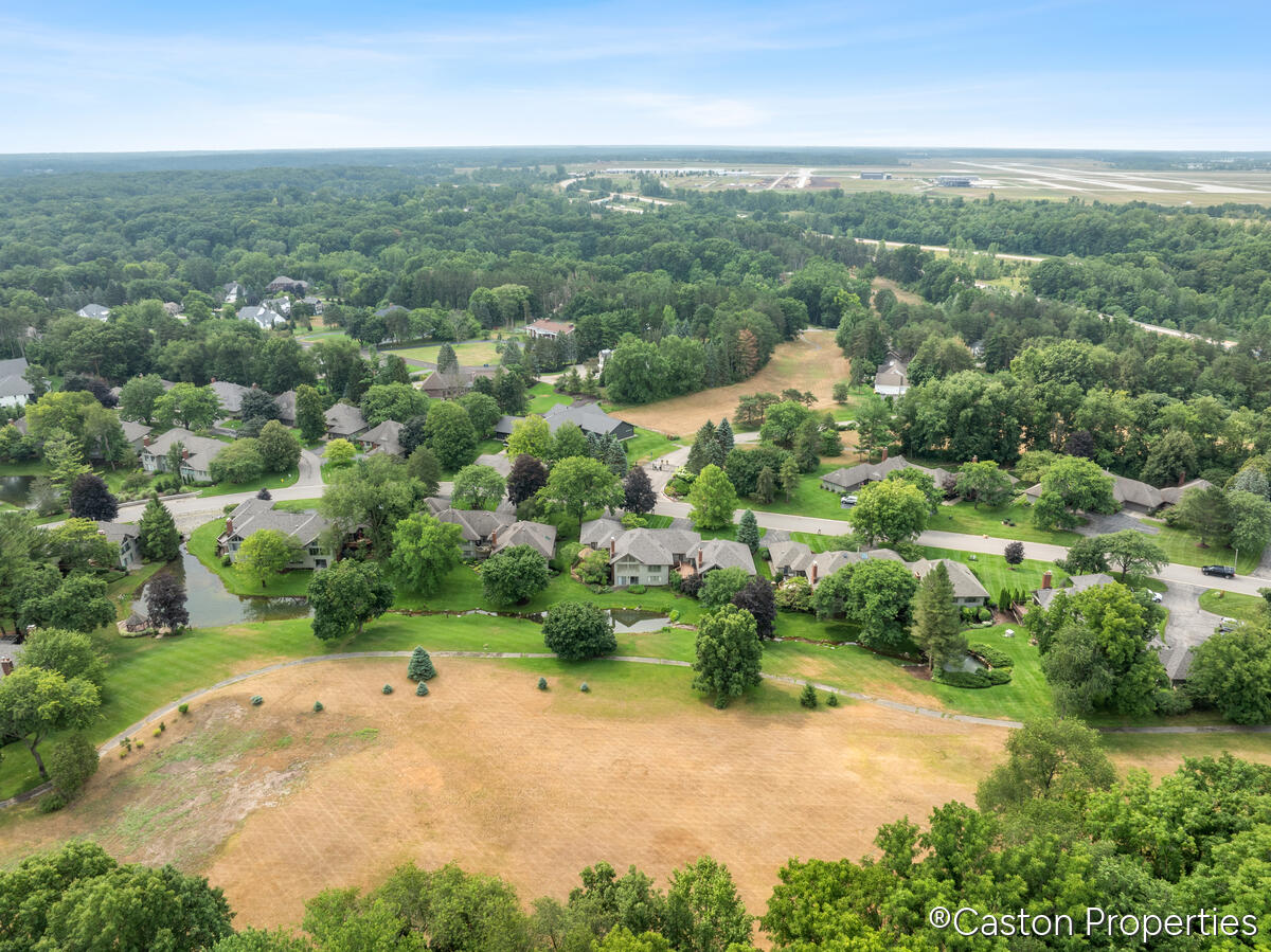 3482 Charlevoix Drive SE Grand Rapids MI 49546