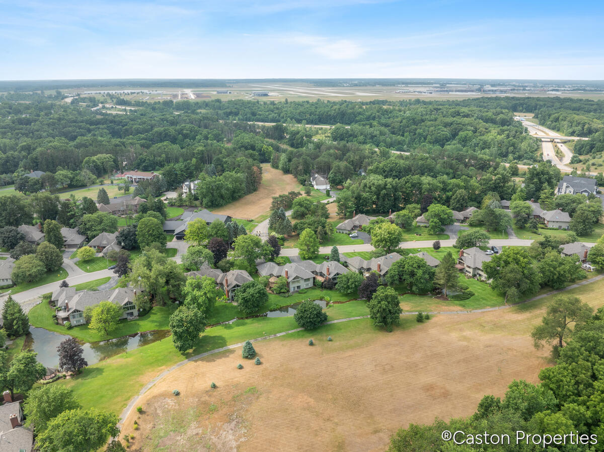 3482 Charlevoix Drive SE Grand Rapids MI 49546