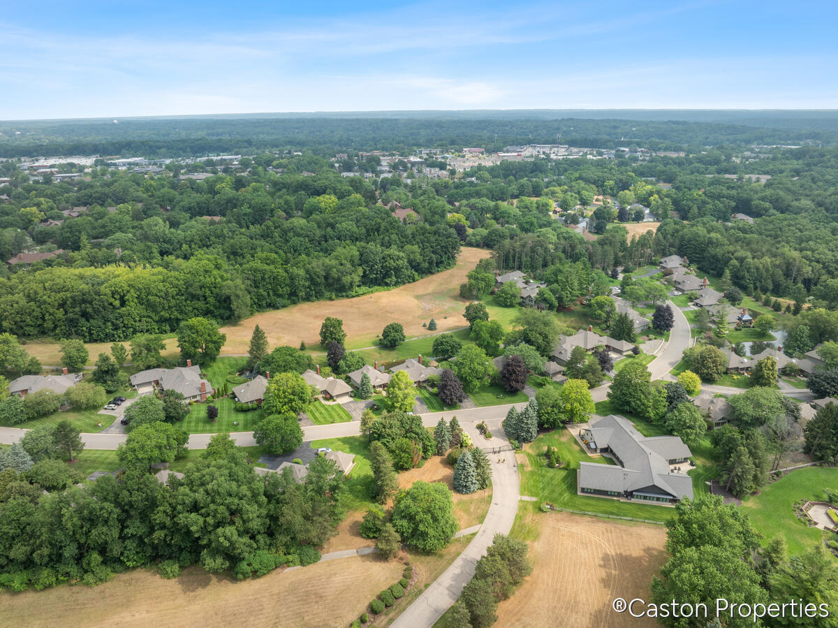 3482 Charlevoix Drive SE Grand Rapids MI 49546