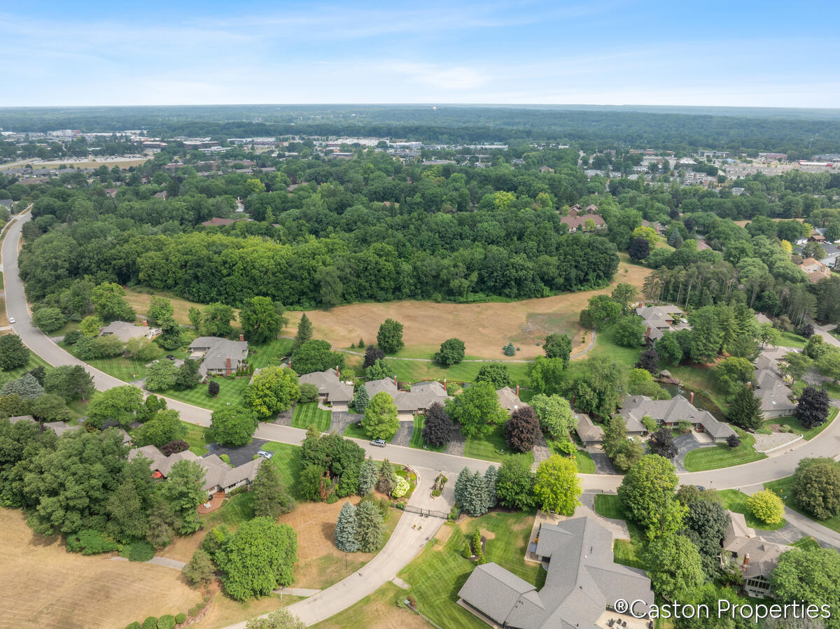 3482 Charlevoix Drive SE Grand Rapids MI 49546