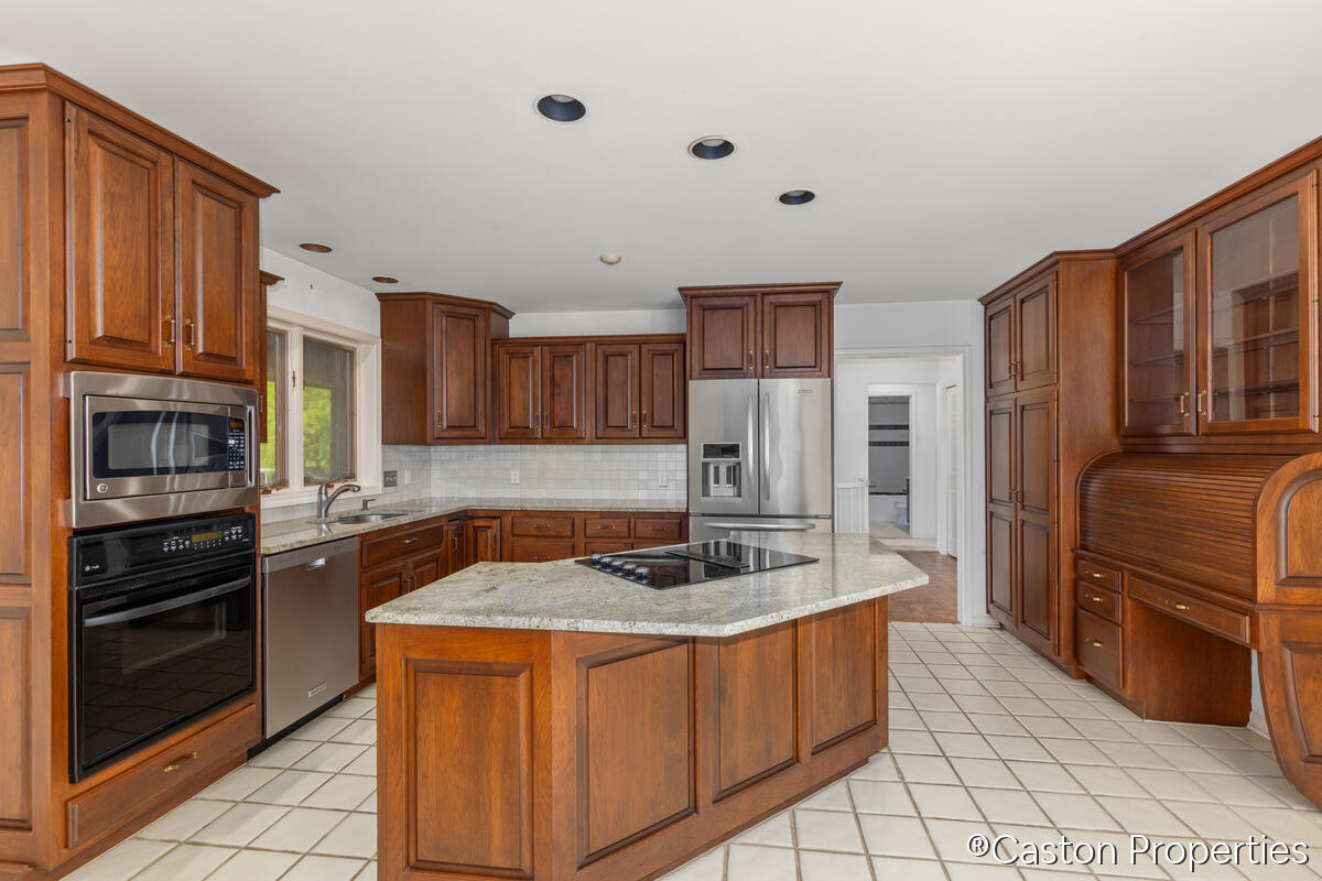 3482 Charlevoix Drive SE Grand Rapids MI 49546
