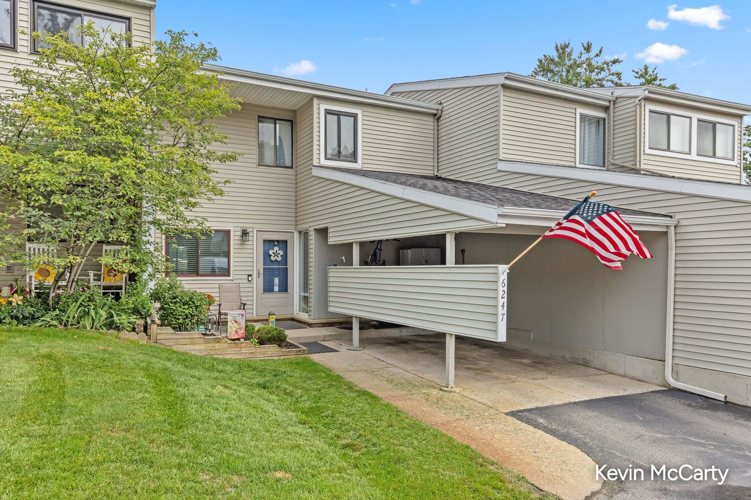 6247 Acropolis Drive SE Grand Rapids MI 49546