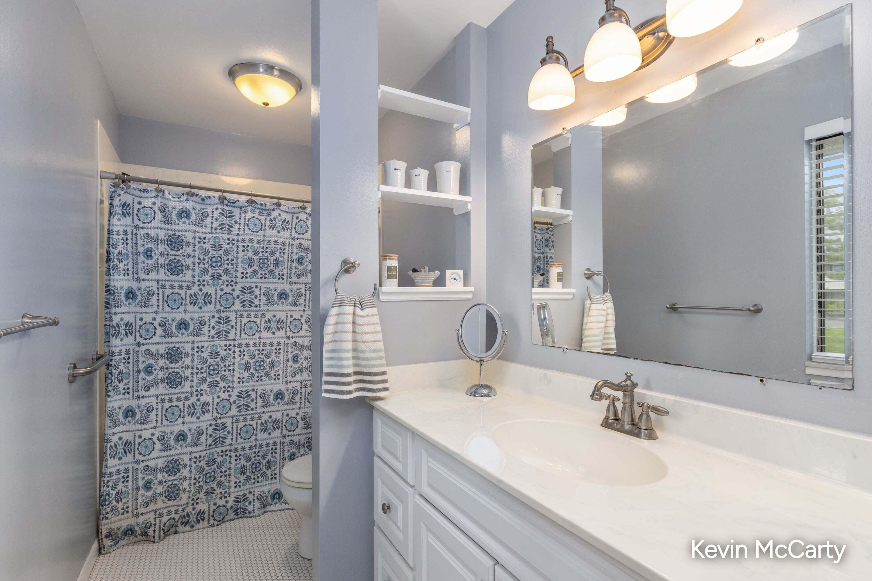 6247 Acropolis Drive SE Grand Rapids MI 49546