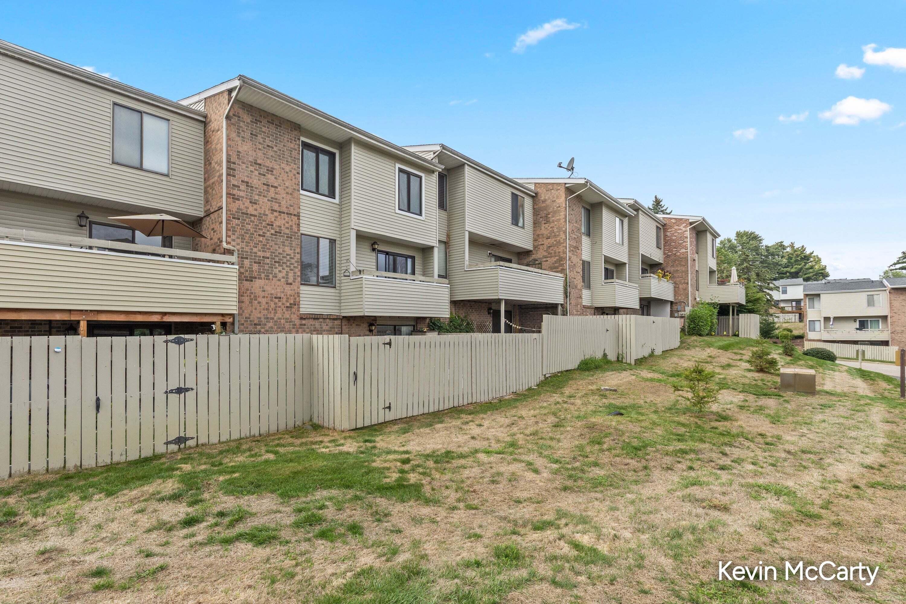 6247 Acropolis Drive SE Grand Rapids MI 49546