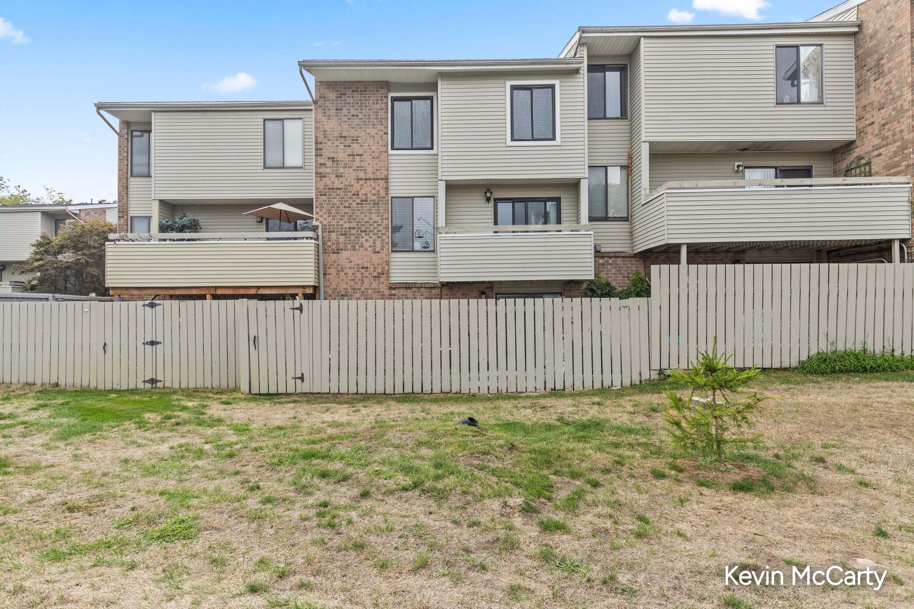 6247 Acropolis Drive SE Grand Rapids MI 49546