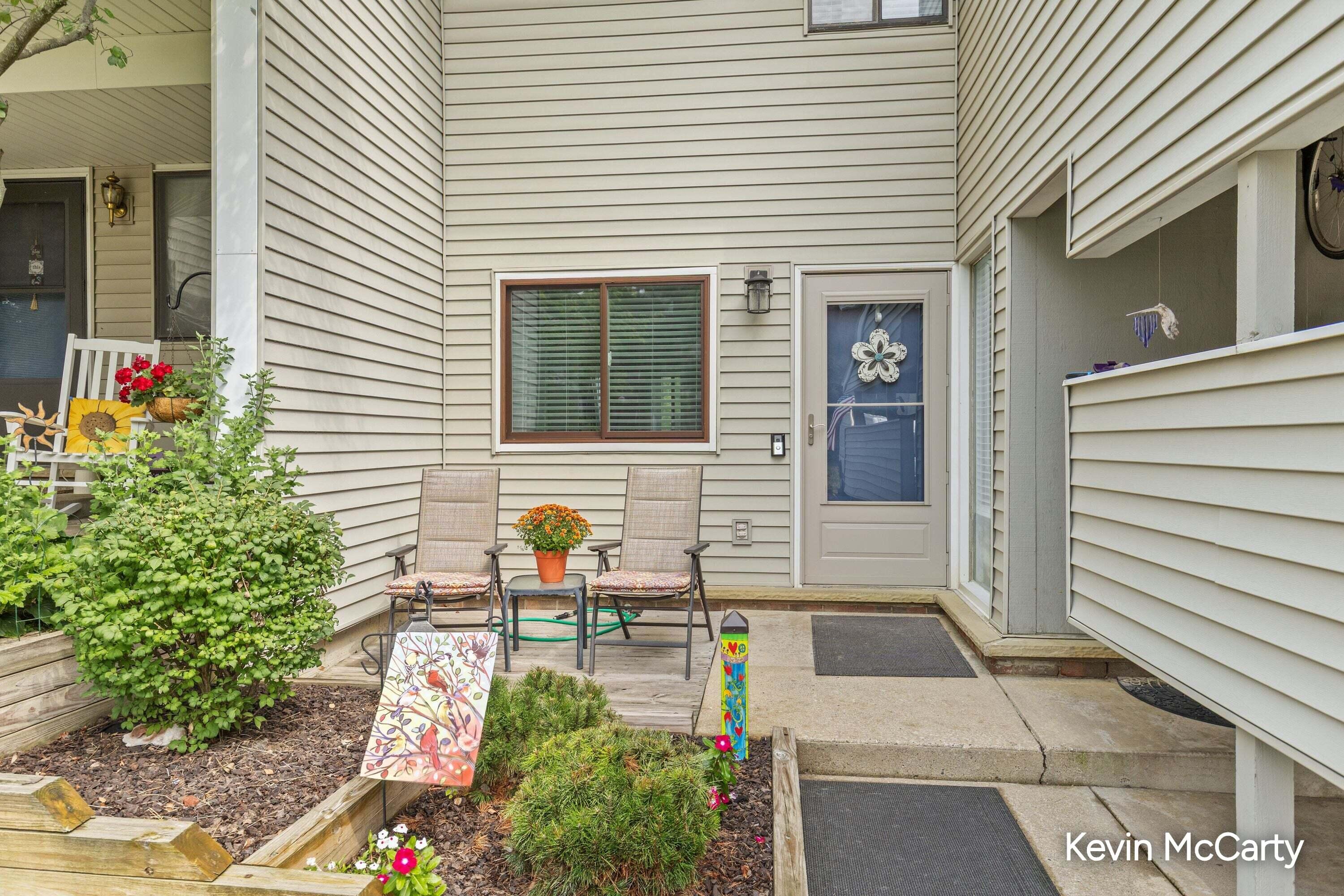 6247 Acropolis Drive SE Grand Rapids MI 49546