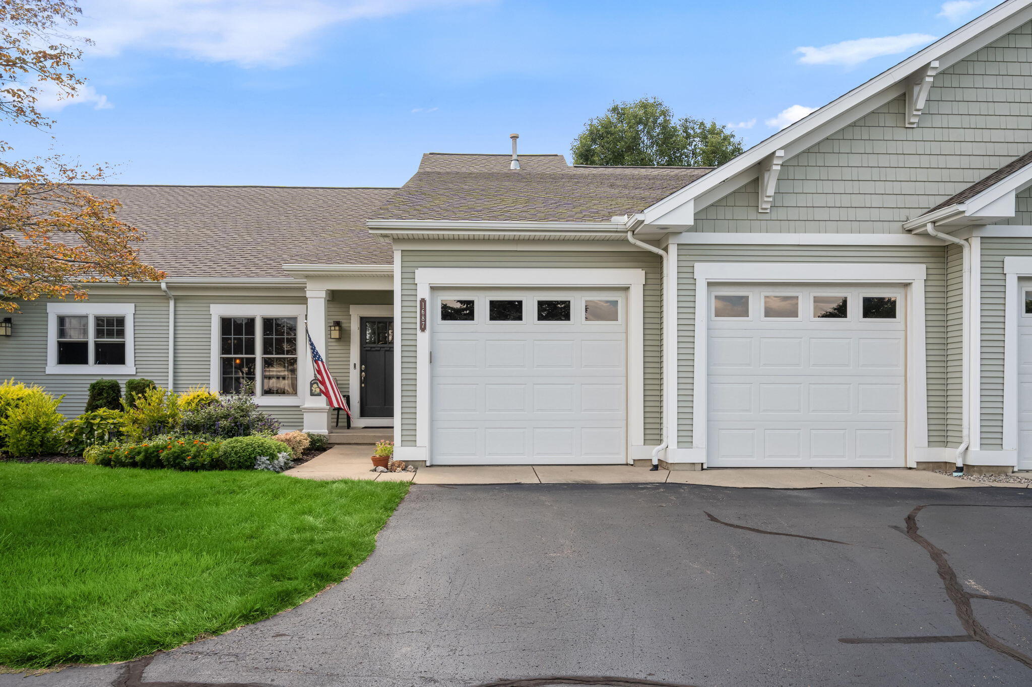 1687 S Trillium Circle Zeeland MI 49464