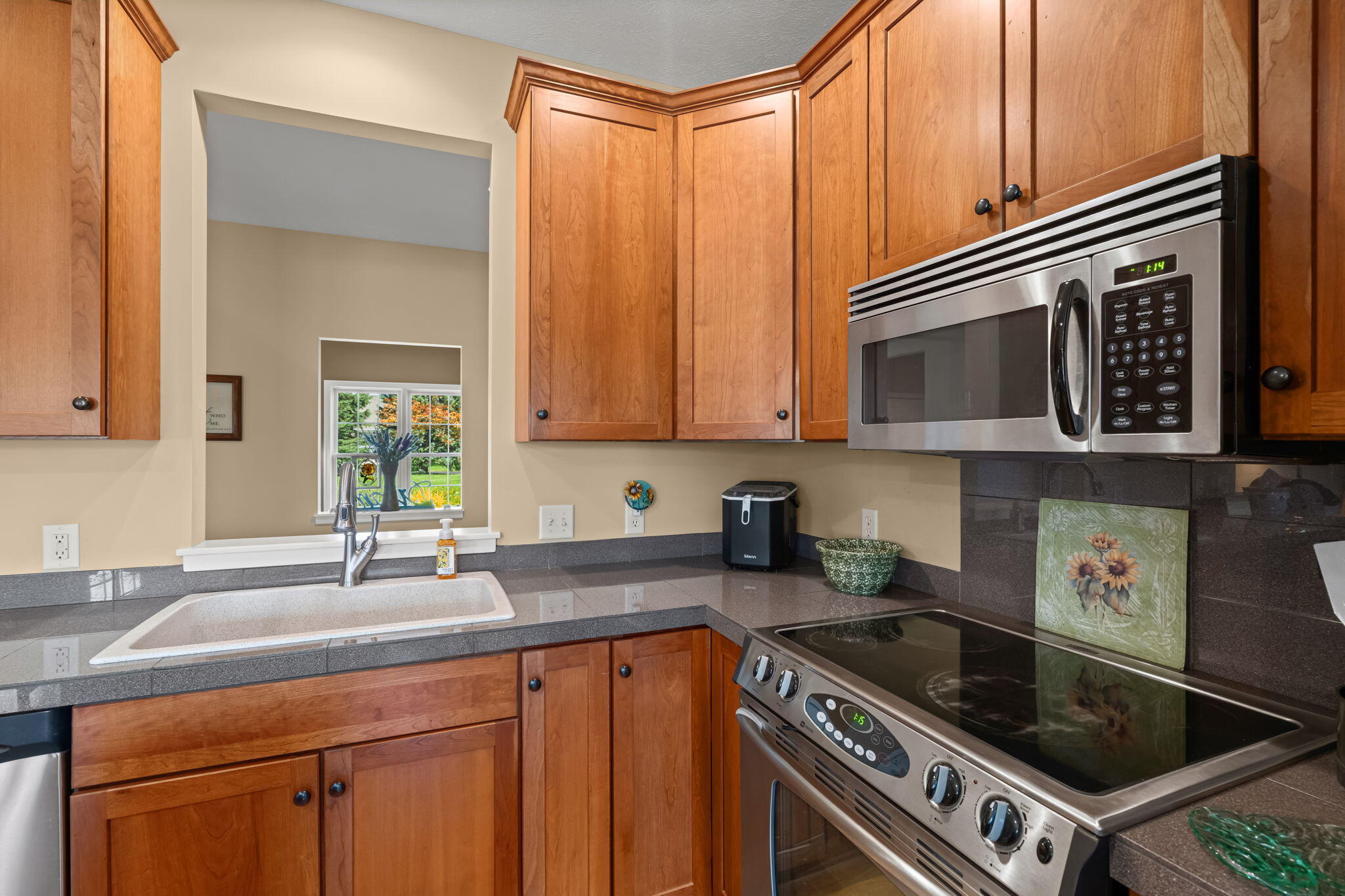 1687 S Trillium Circle Zeeland MI 49464