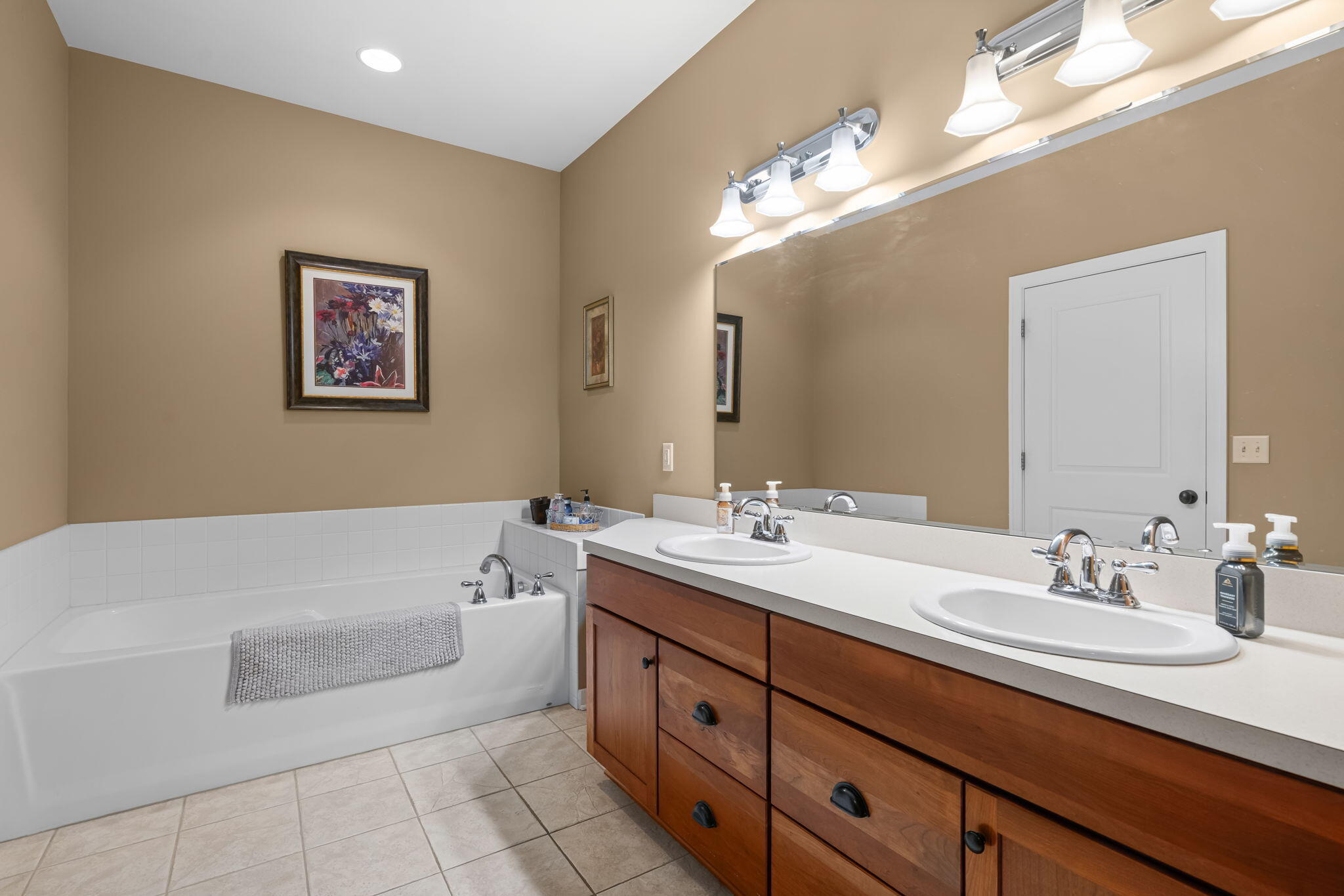1687 S Trillium Circle Zeeland MI 49464
