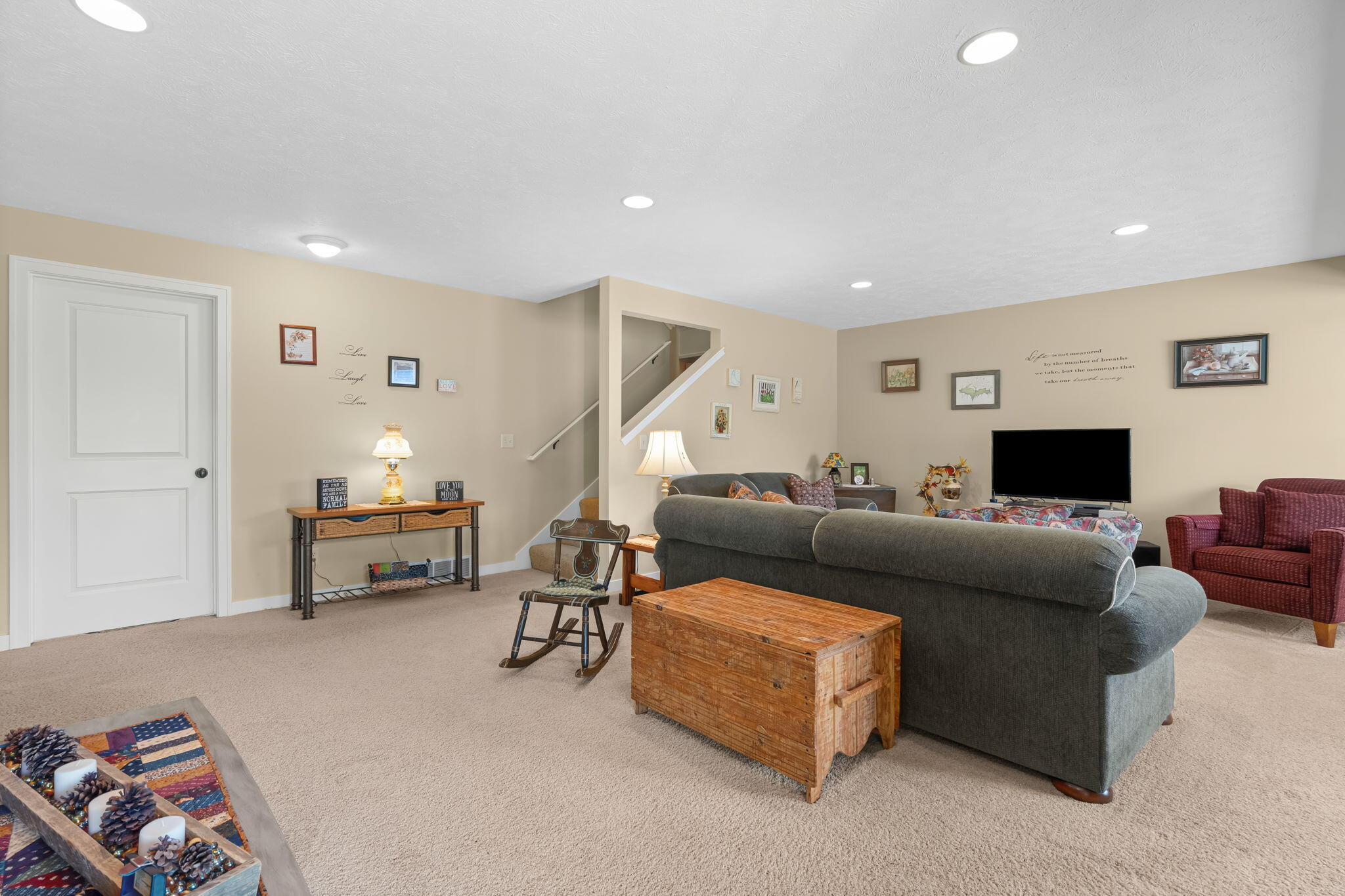 1687 S Trillium Circle Zeeland MI 49464