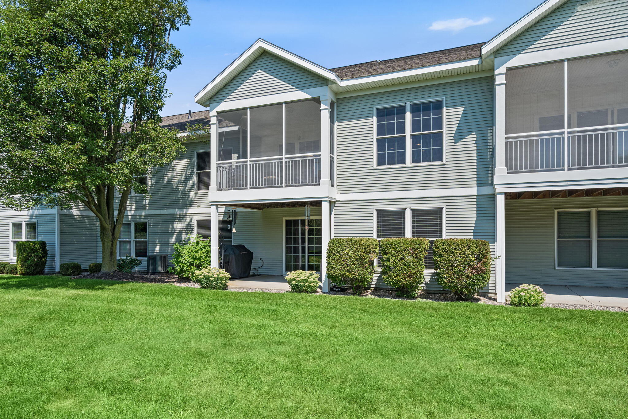 1687 S Trillium Circle Zeeland MI 49464