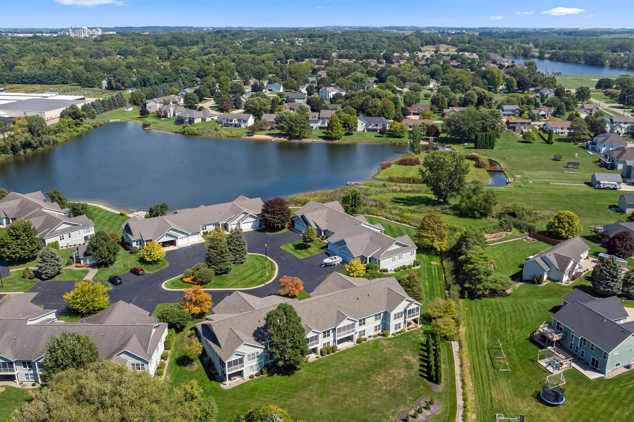 1687 S Trillium Circle Zeeland MI 49464
