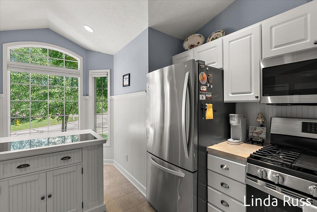3912 Pemberton Drive SE Grand Rapids MI 49508