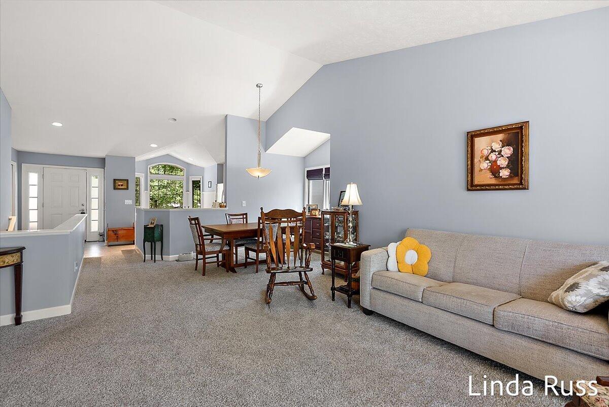 3912 Pemberton Drive SE Grand Rapids MI 49508