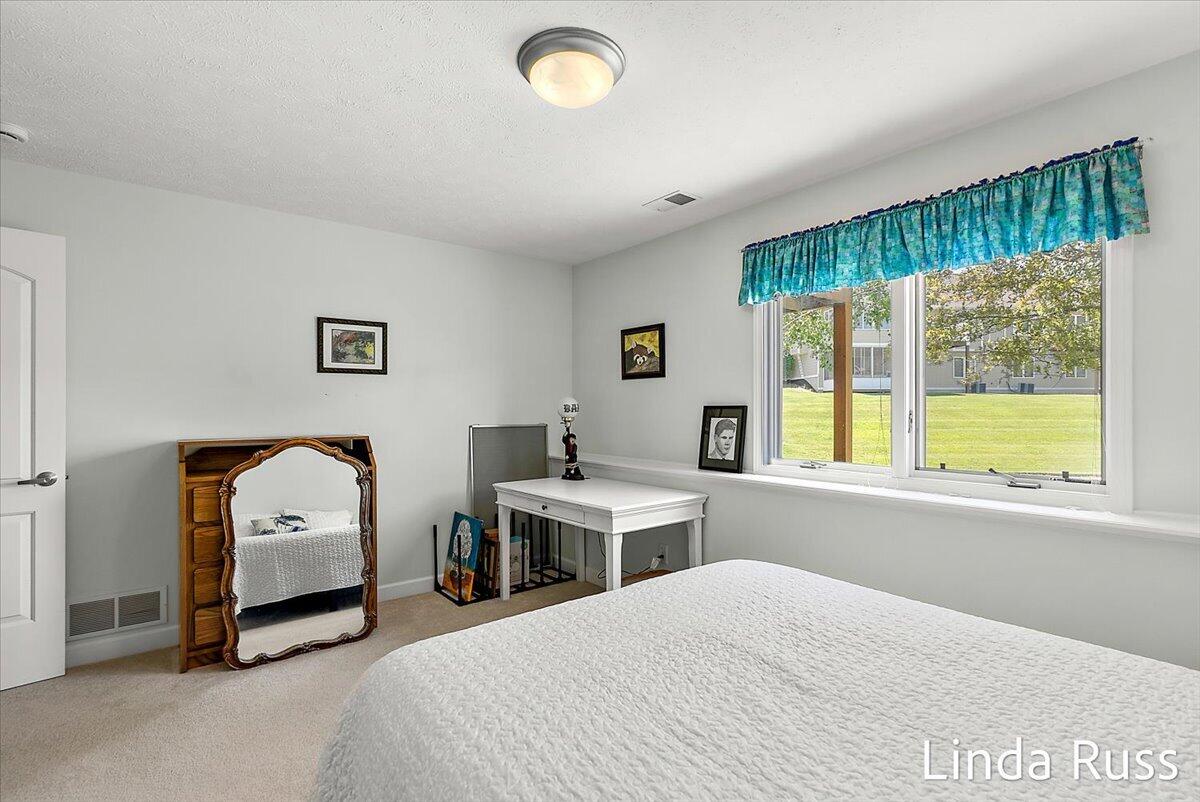 3912 Pemberton Drive SE Grand Rapids MI 49508