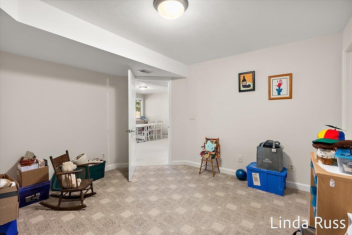 3912 Pemberton Drive SE Grand Rapids MI 49508