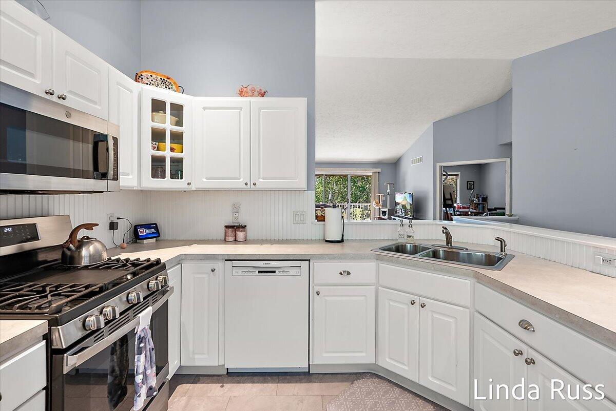 3912 Pemberton Drive SE Grand Rapids MI 49508