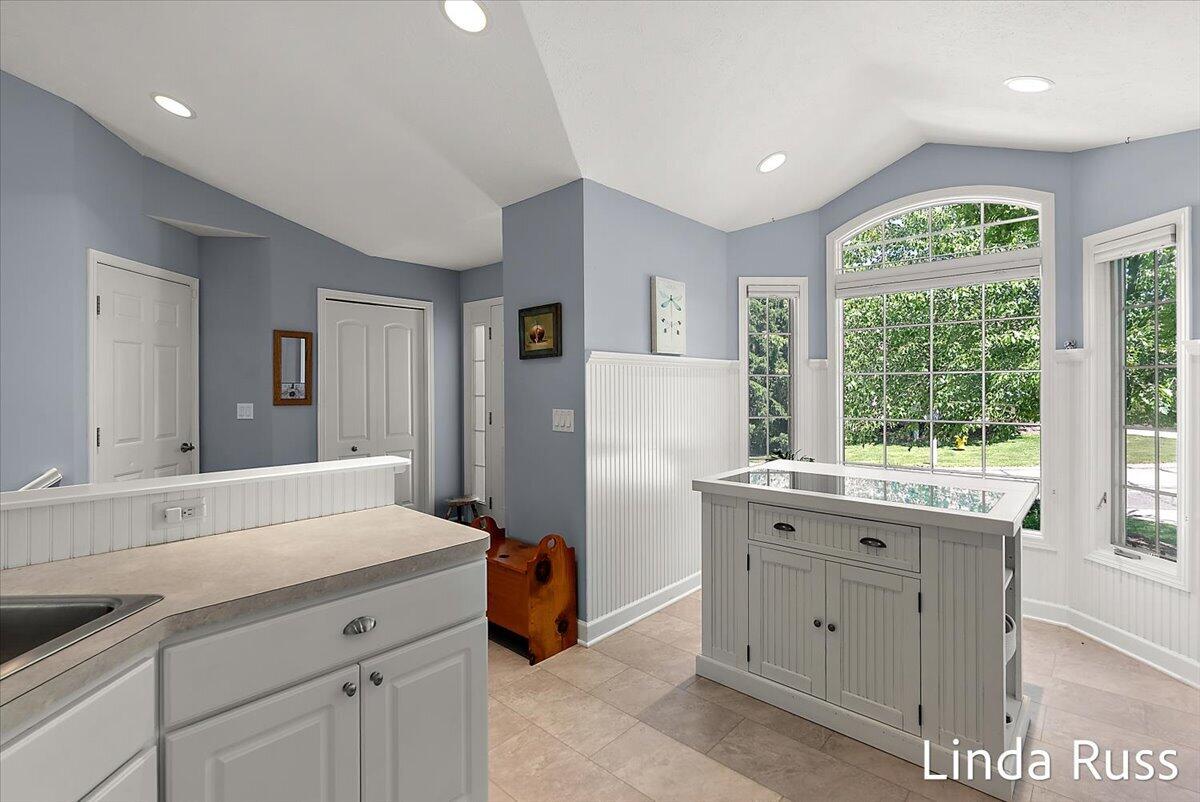3912 Pemberton Drive SE Grand Rapids MI 49508