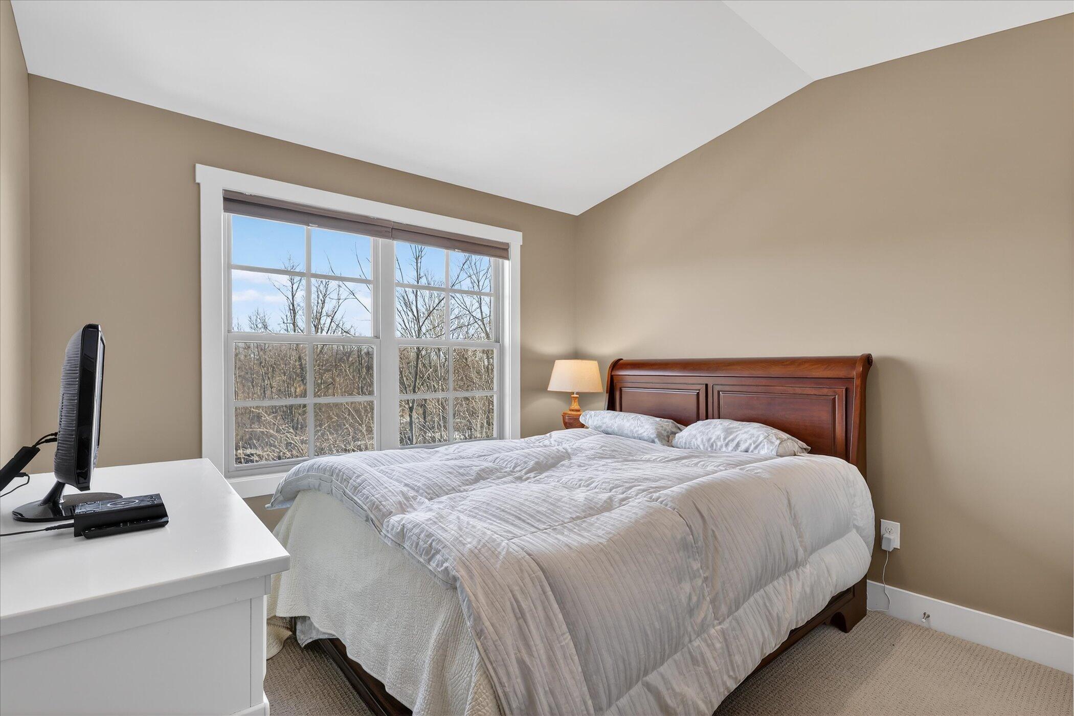2022 Celadon Drive NE Grand Rapids MI 49525